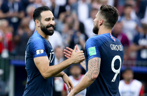 更衣室内讧 更衣室内讧