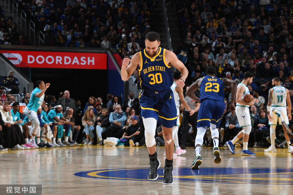 与此同时 与此同时