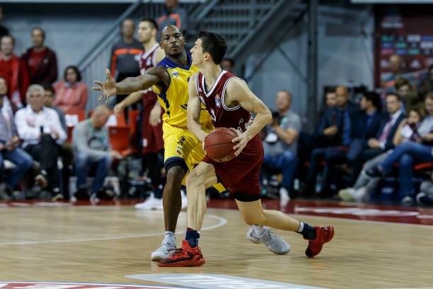 一脚推射轻 一脚推射轻