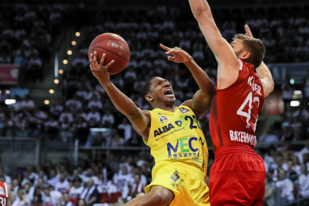 在中场接球 在中场接球