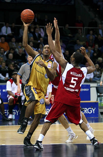 的高位逼抢 的高位逼抢