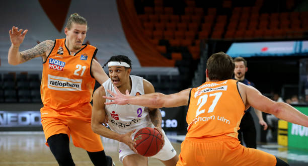 内部配合的 内部配合的